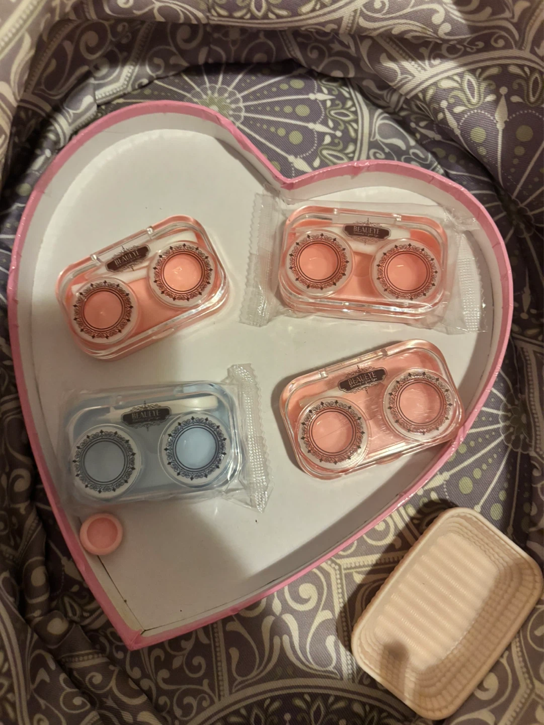 4 Contact Lens Cases