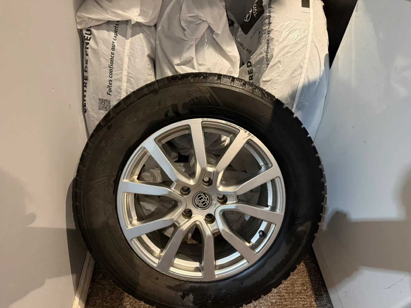 1 set Goodyear Winter Tire with Rim 225/65R17