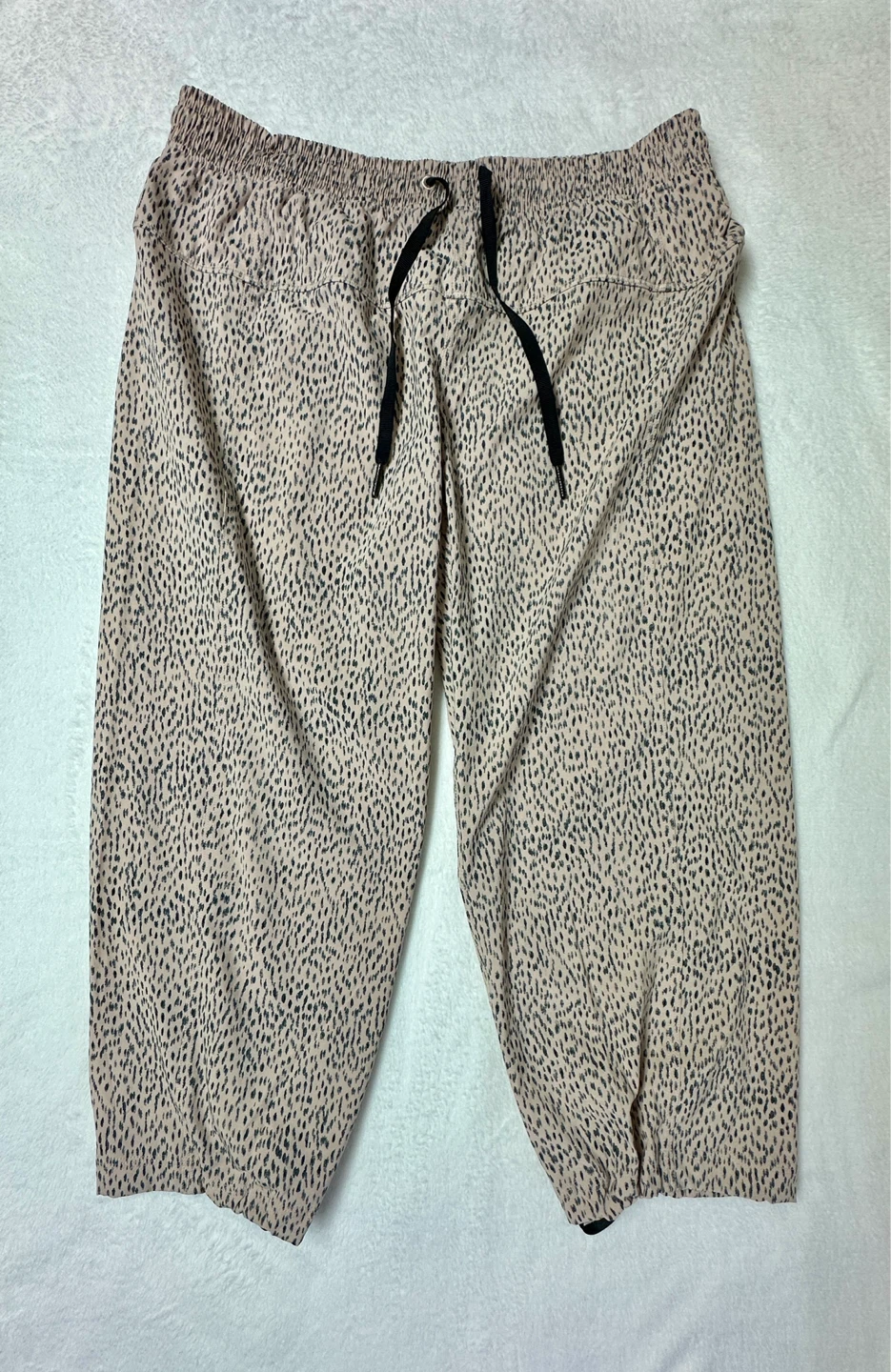 Lululemon Step Lively Crop Pants Dottie Dash Black - Size 8