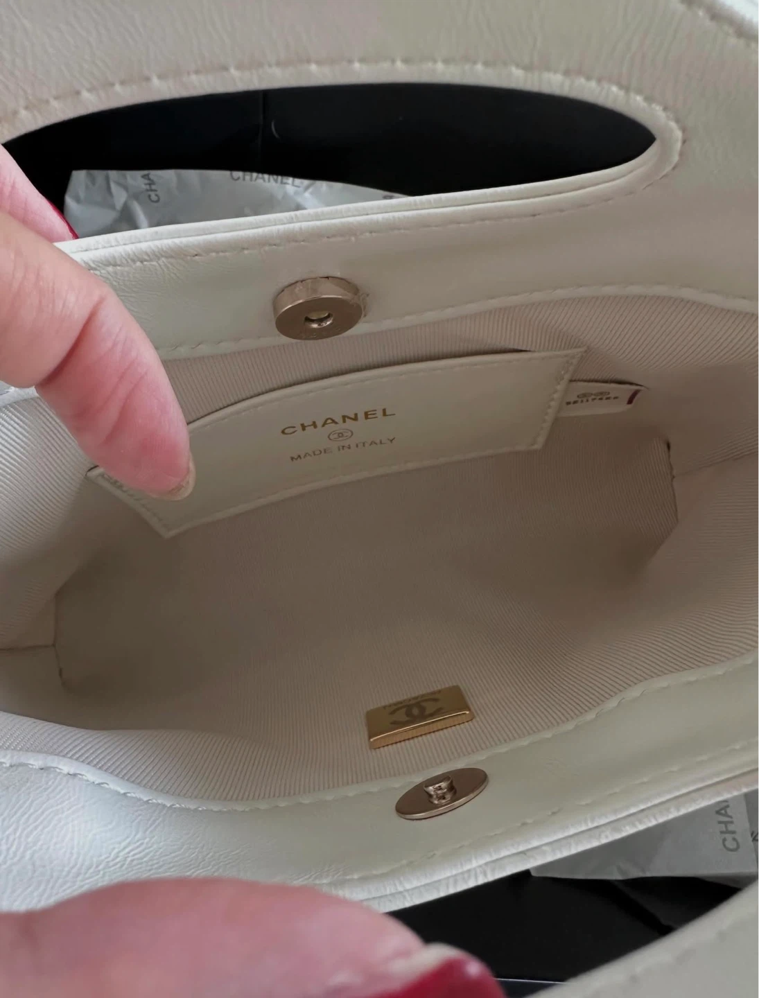 Chanel Shopping bag in white leather - photo 4