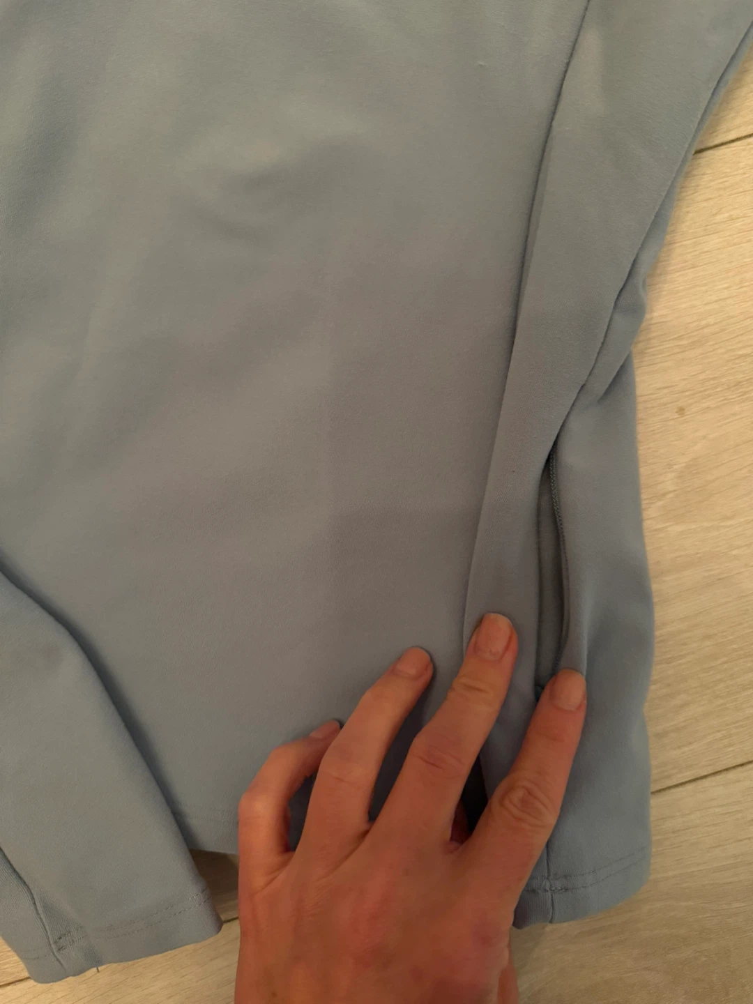 Light Blue Athletic 1/4 Zip Pullover xs worn once - photo 3