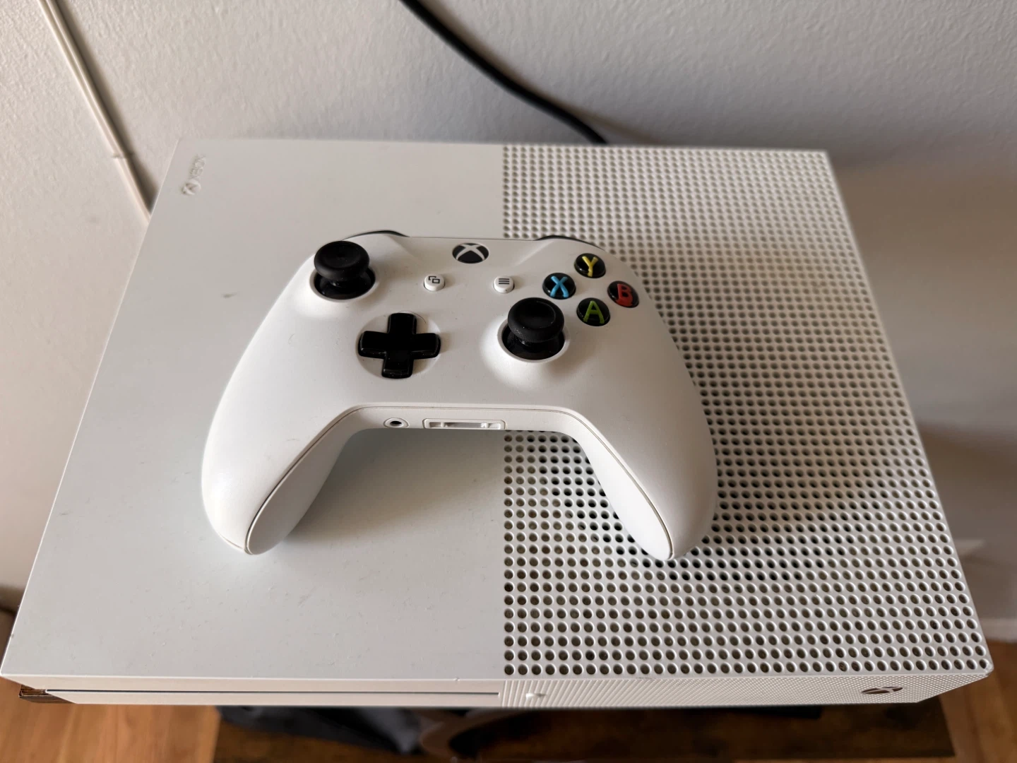 Microsoft Xbox One  Console with Controller