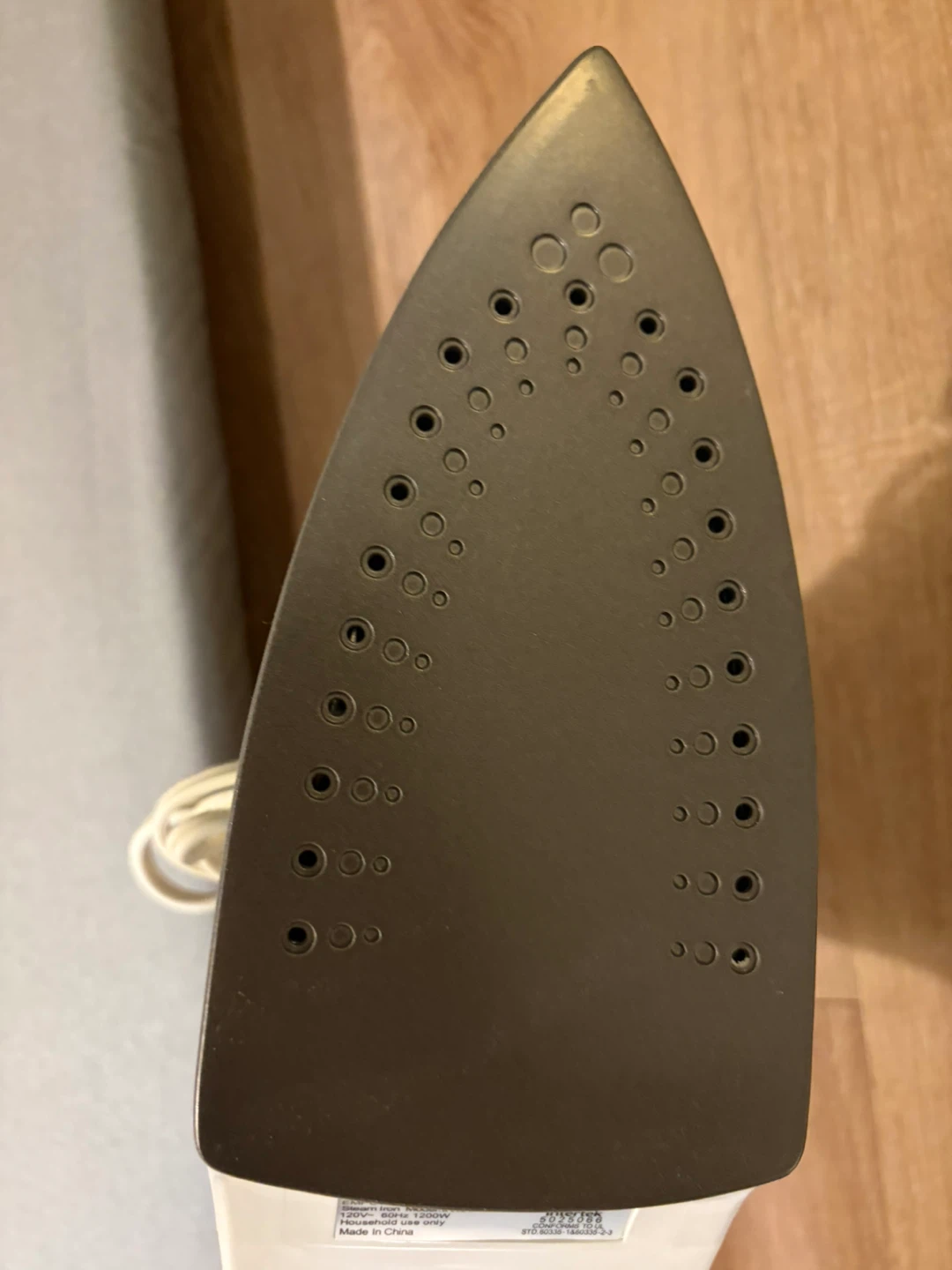 *moving* iron & ironing board - photo 3