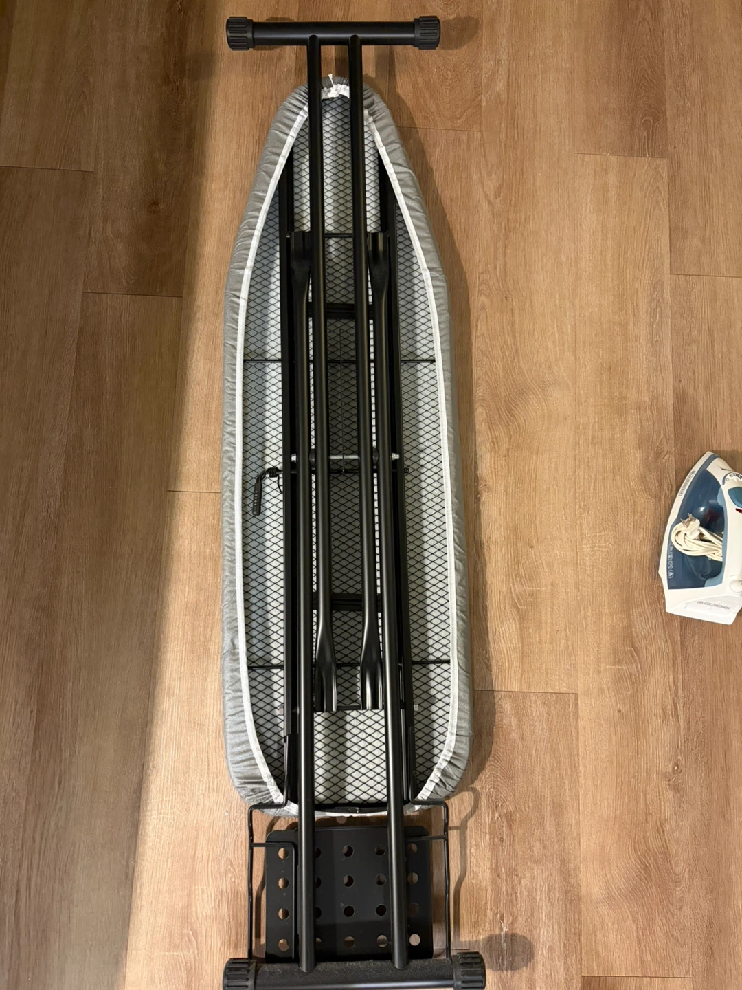 *moving* iron & ironing board - photo 4