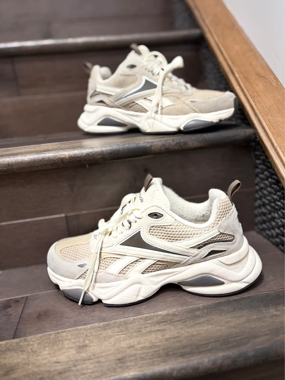 Reebok Men's Beige Running Shoes
