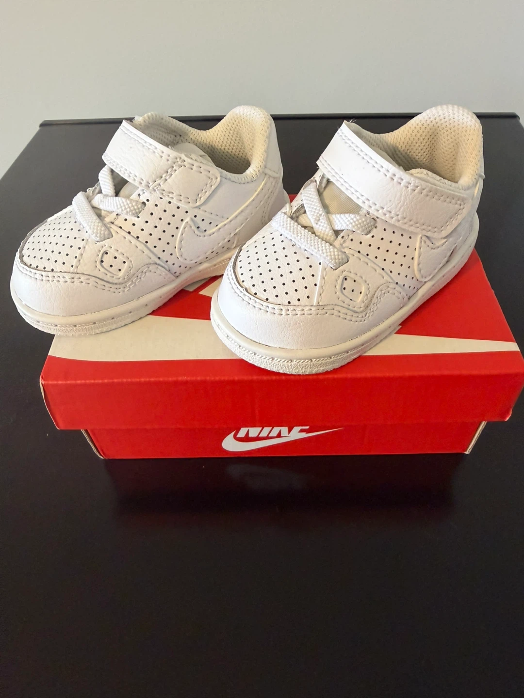 Nike Baby White Sneakers Size 3C - photo 2