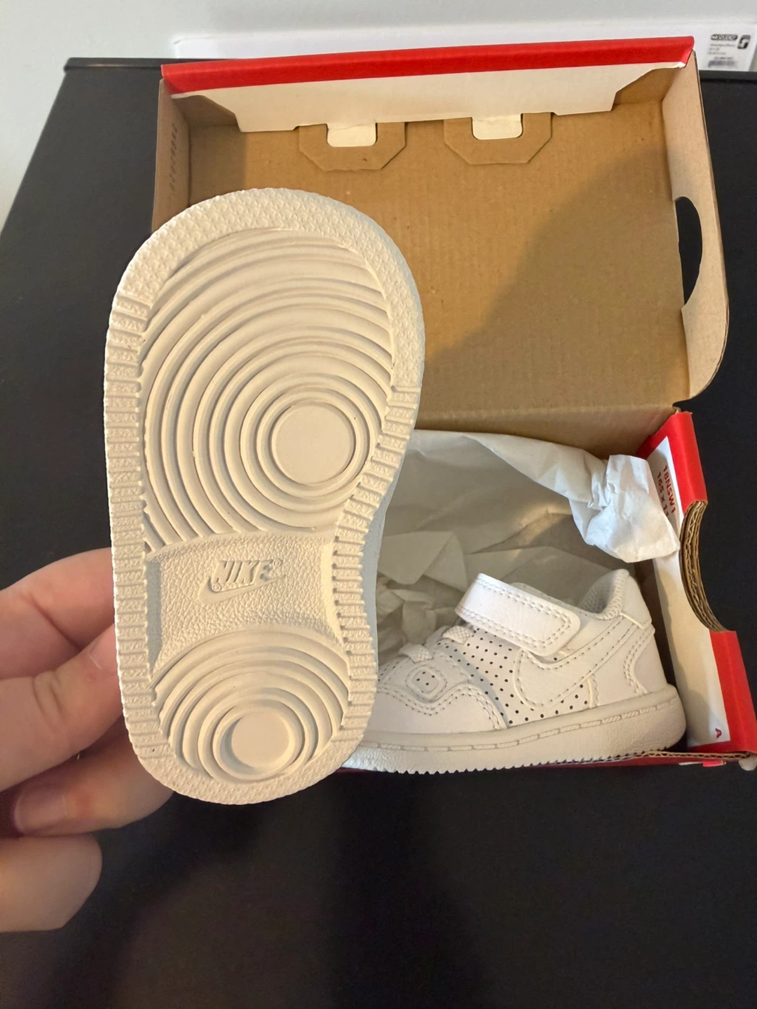 Nike Baby White Sneakers Size 3C - photo 4