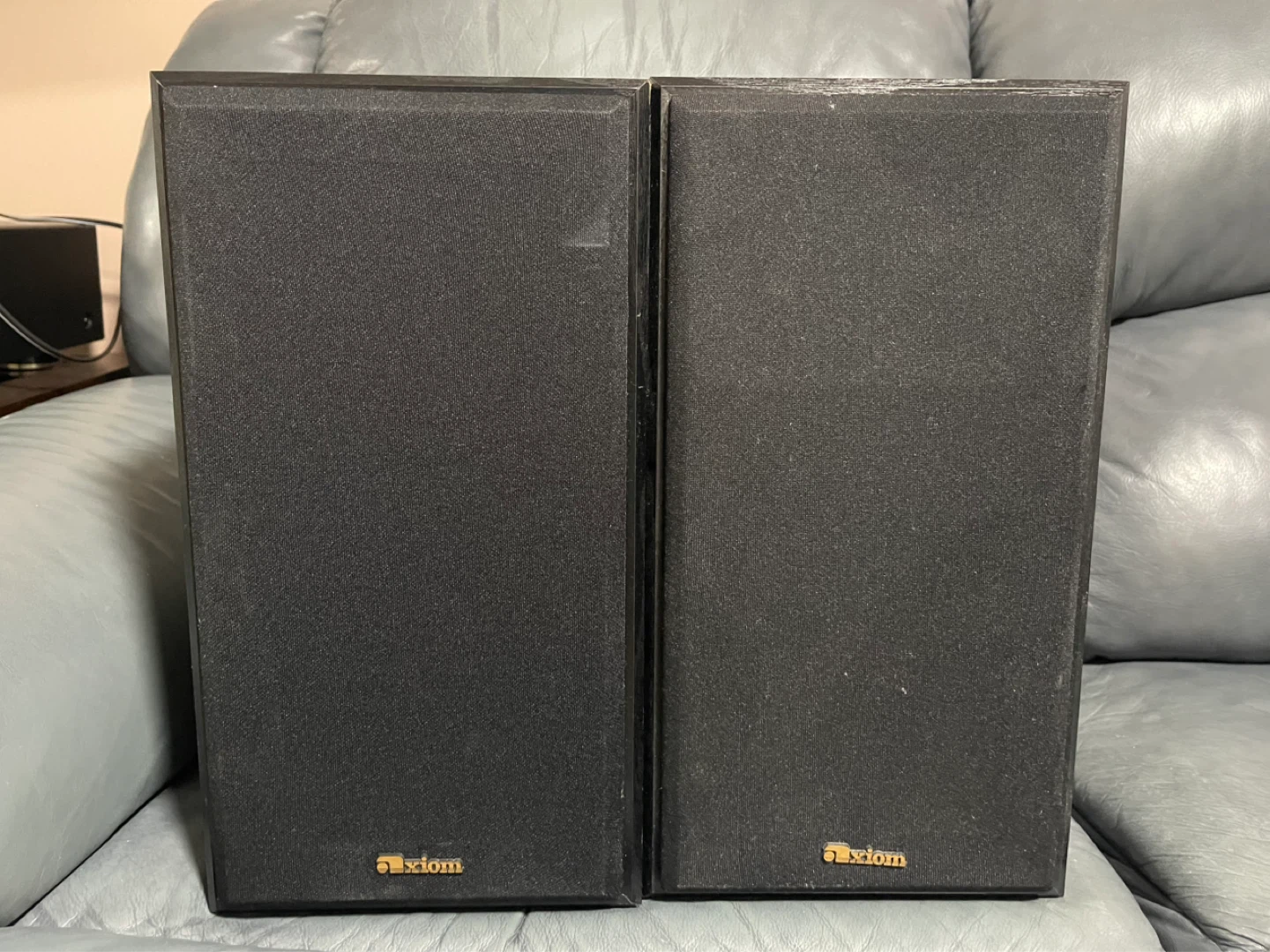 Axiom AX 1.5 Bookshelf Speakers