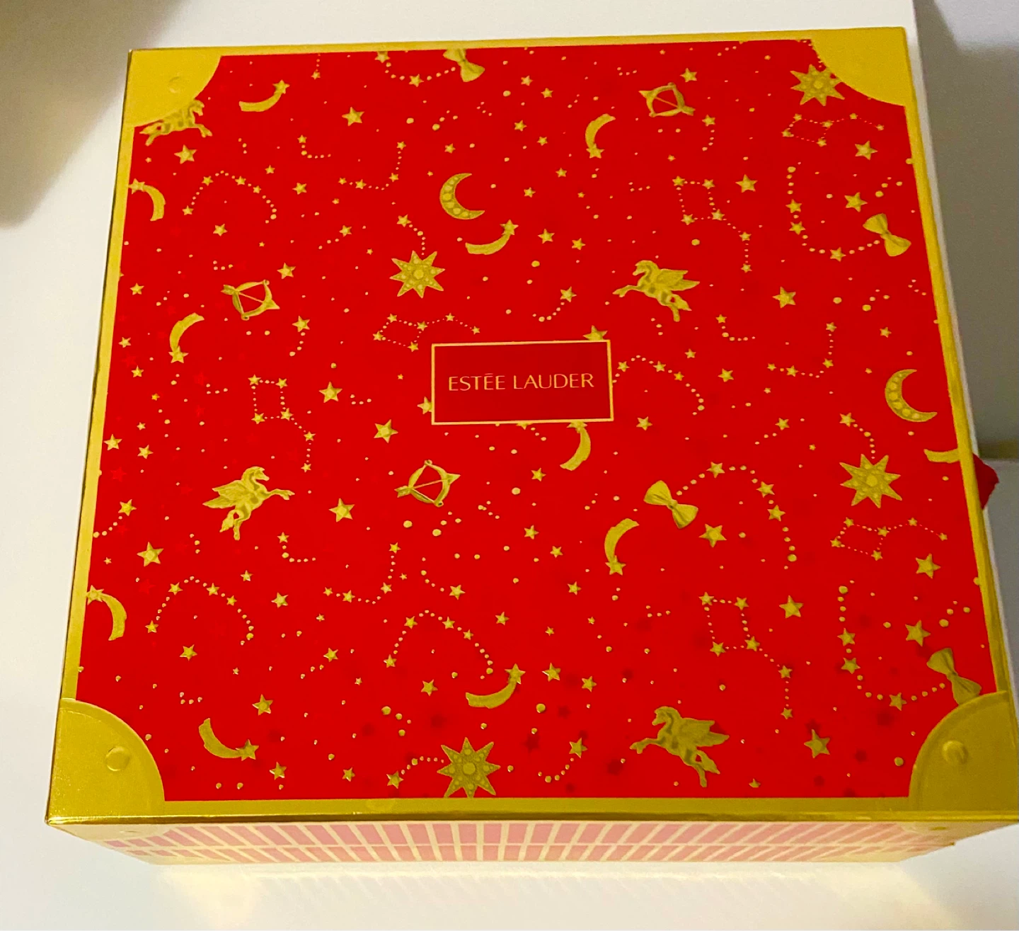 Estée Lauder Gift Box