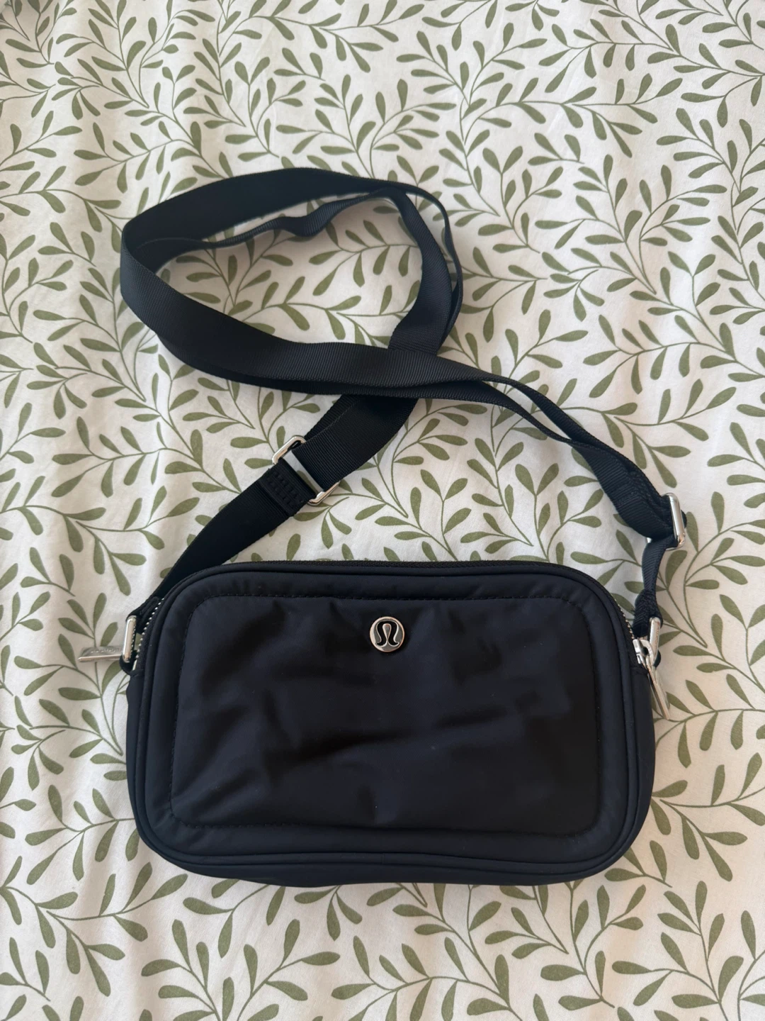 Lululemon crossbody camera Bag Black