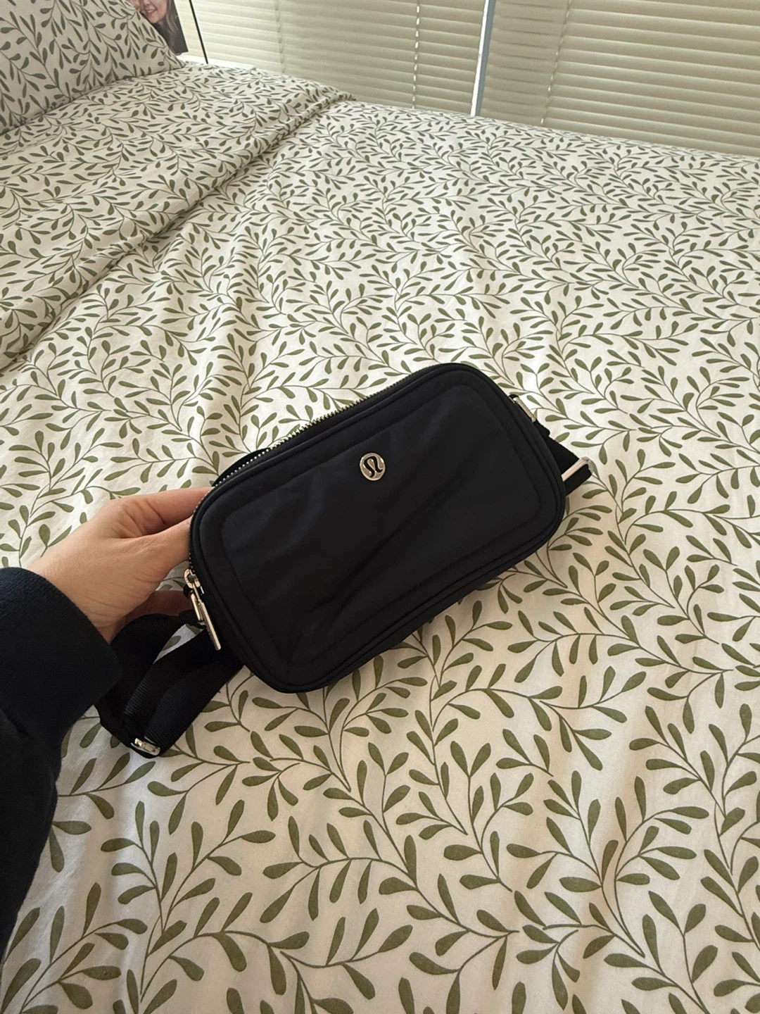 Lululemon crossbody camera Bag Black - photo 5
