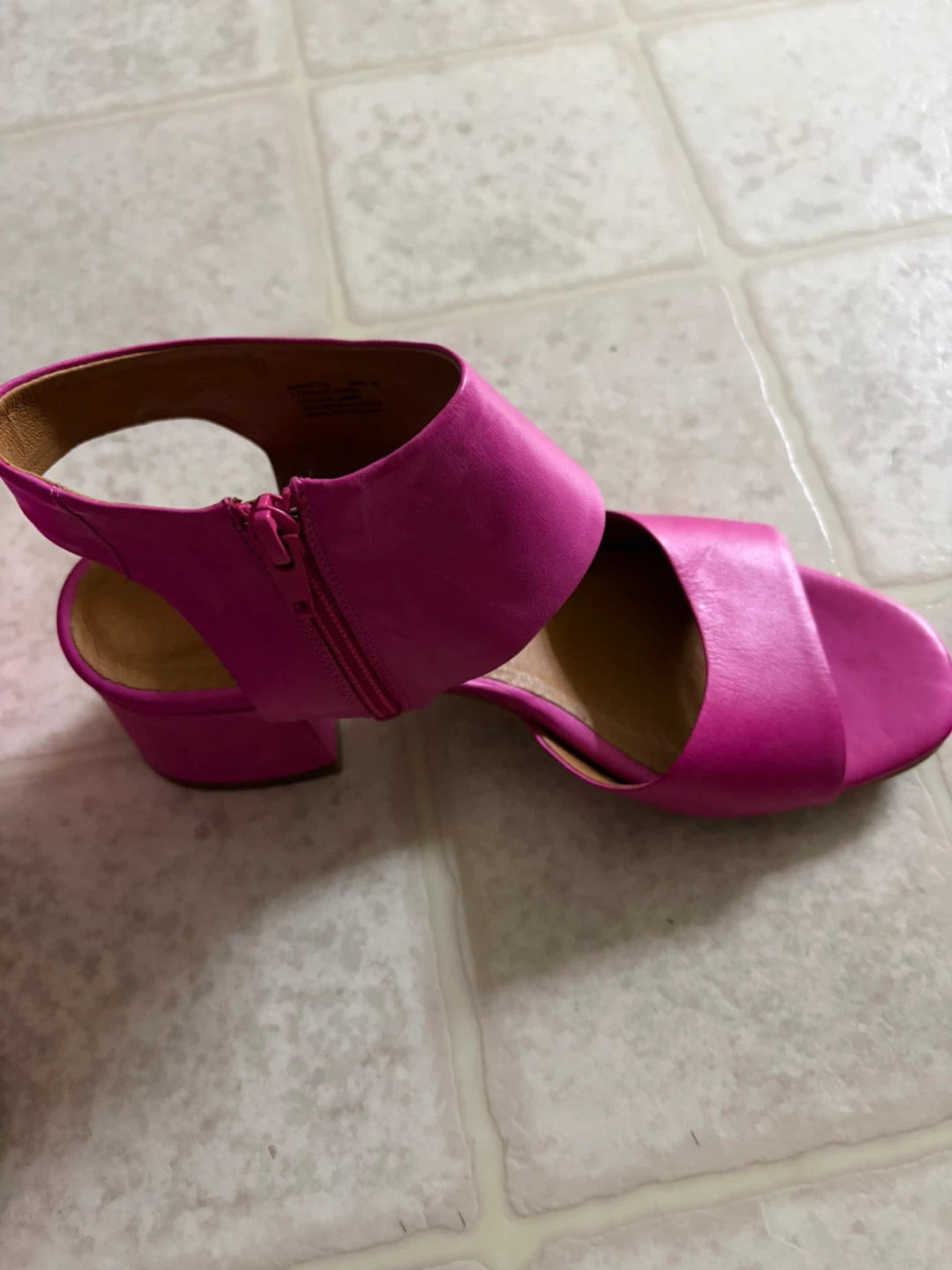 Miz Mooz Pink Leather Block Heel Sandals listed 40 fits 81/2 . - photo 2