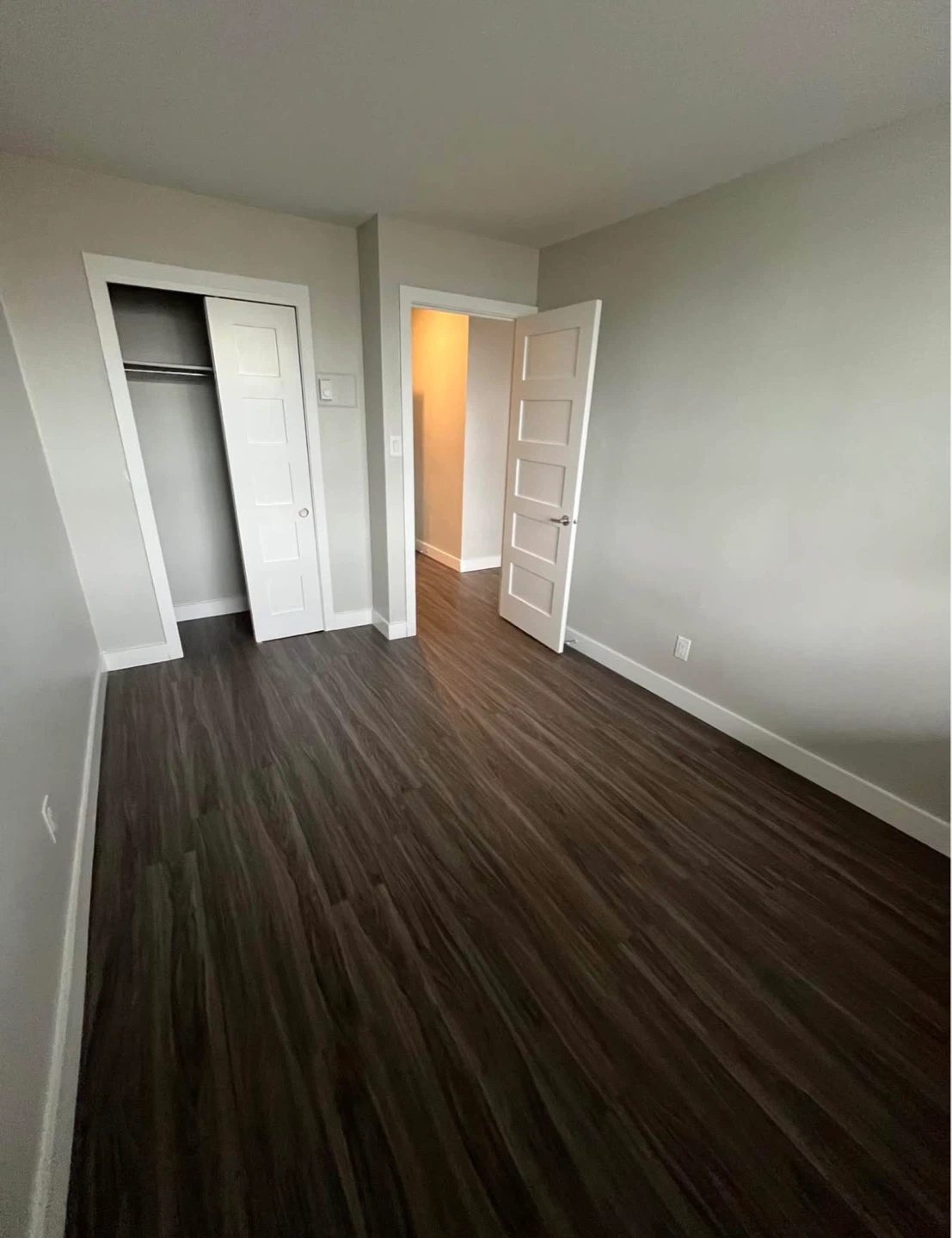 Apartment Unit - Unfurnished - photo 2