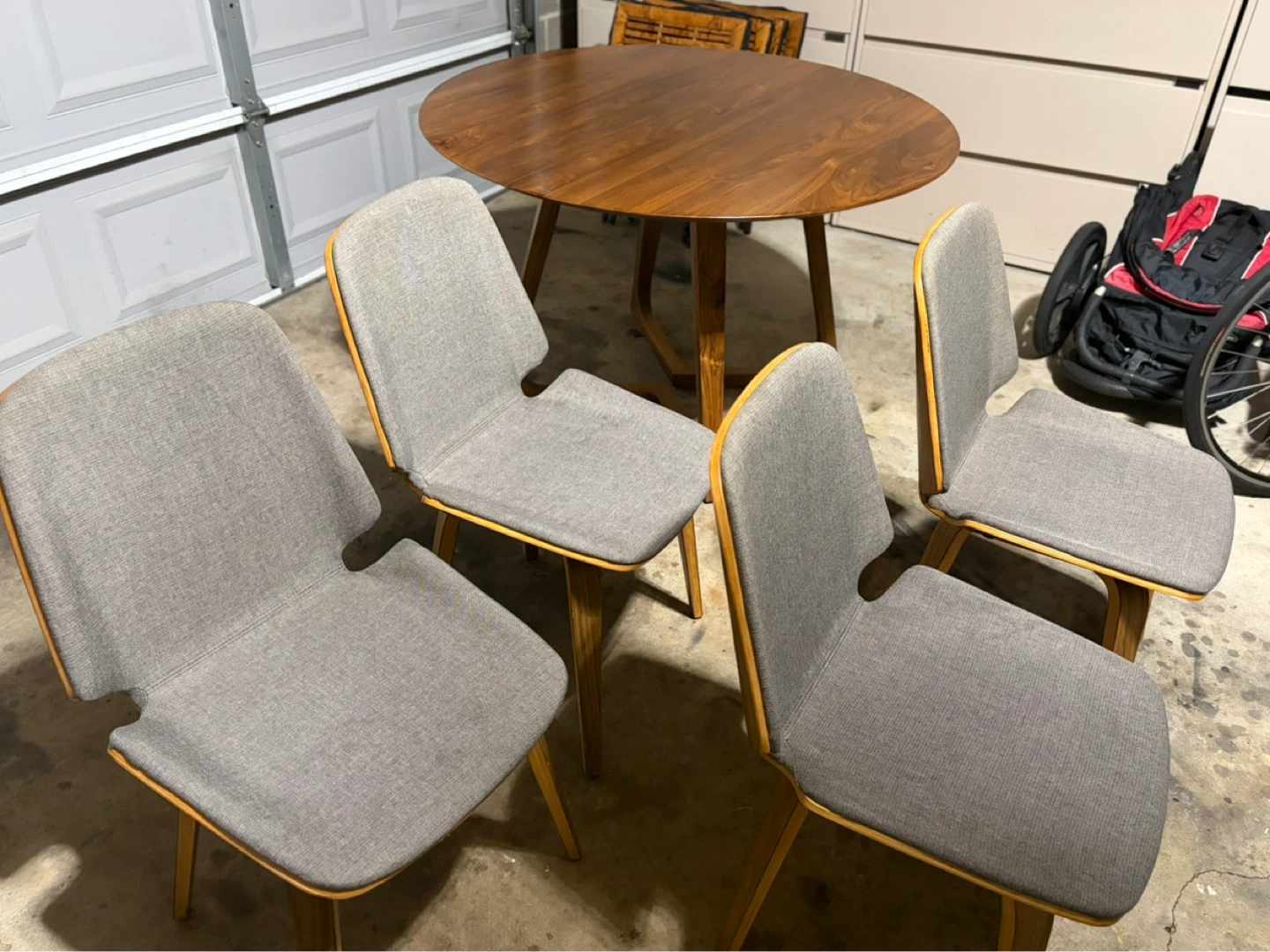 Round Wood Dining Table and 4 Chairs Set - photo 5
