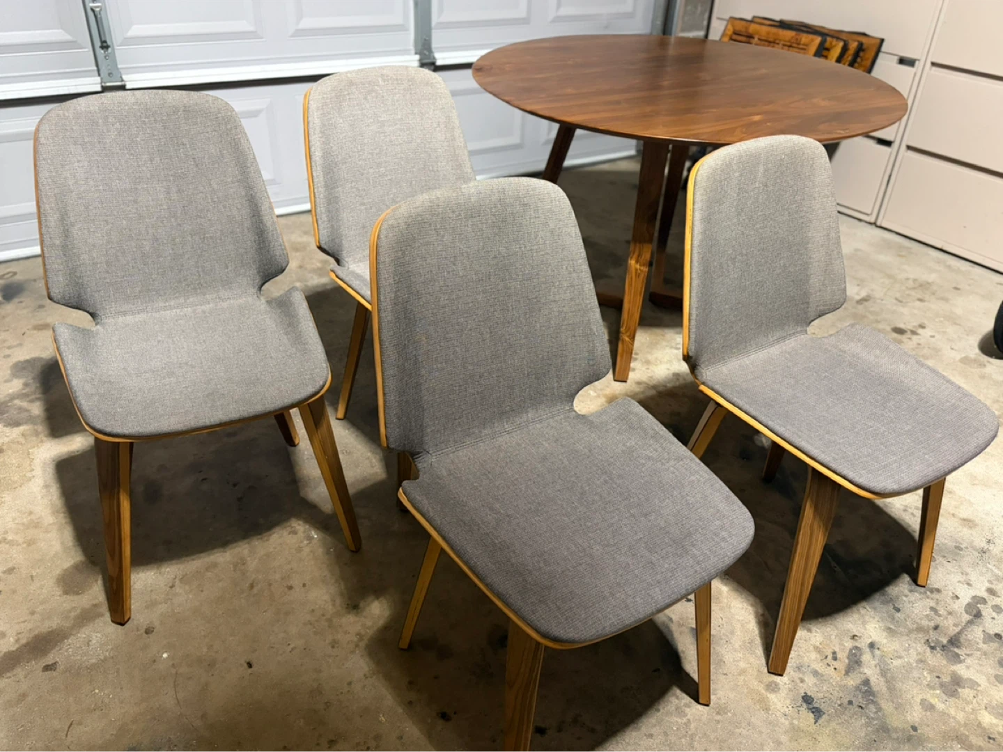 Round Wood Dining Table and 4 Chairs Set - photo 4
