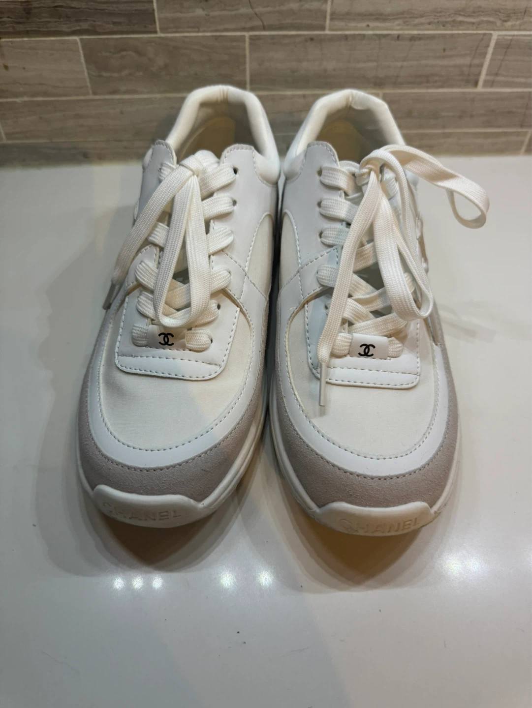Chanel White Sneakers size 8 - photo 2