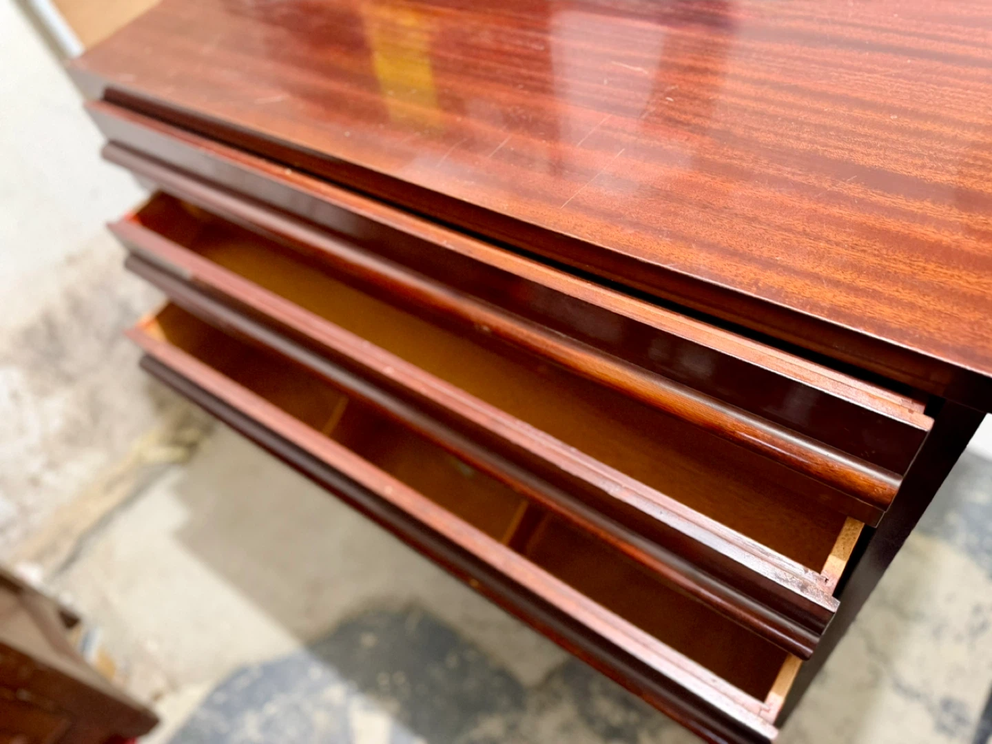 Wooden Dresser with 5 Drawers