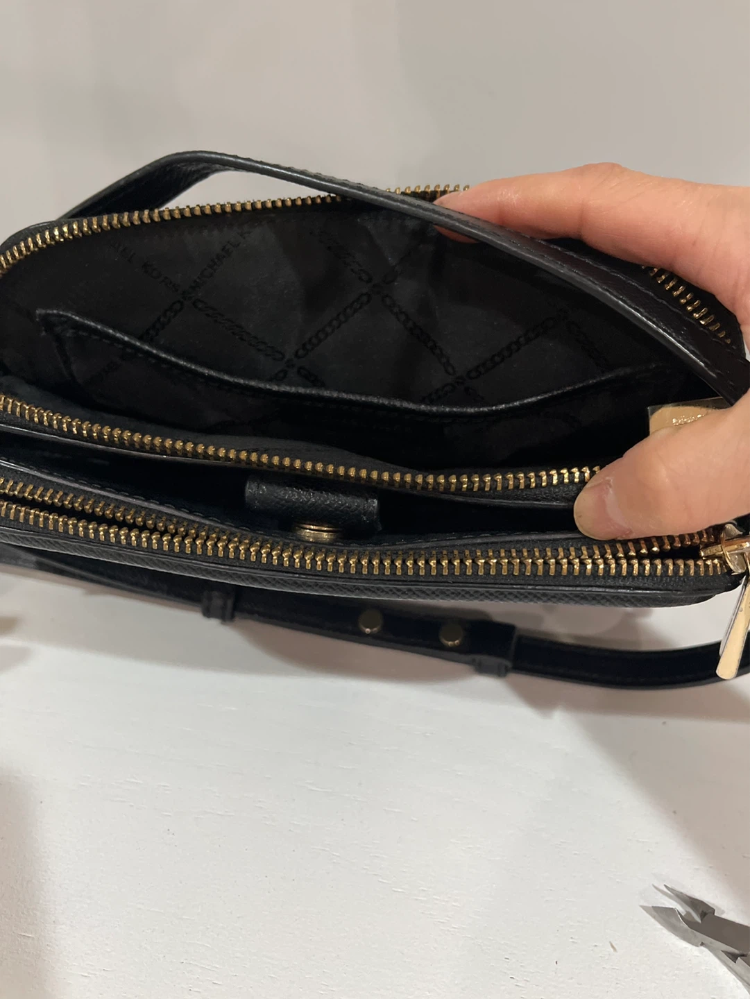 Michael Kors Black Leather Crossbody Bag - photo 4