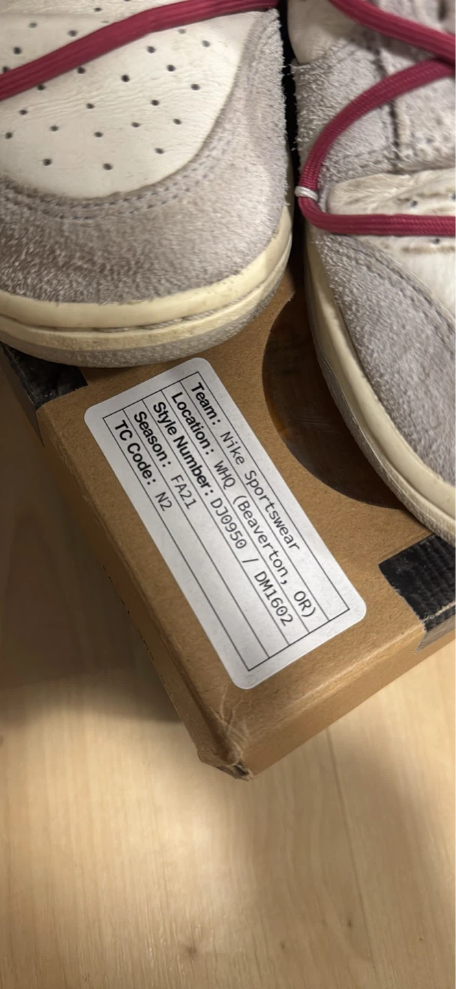OFF-WHITE x Nike Dunk Low 'Lot 25' Sneakers - photo 3