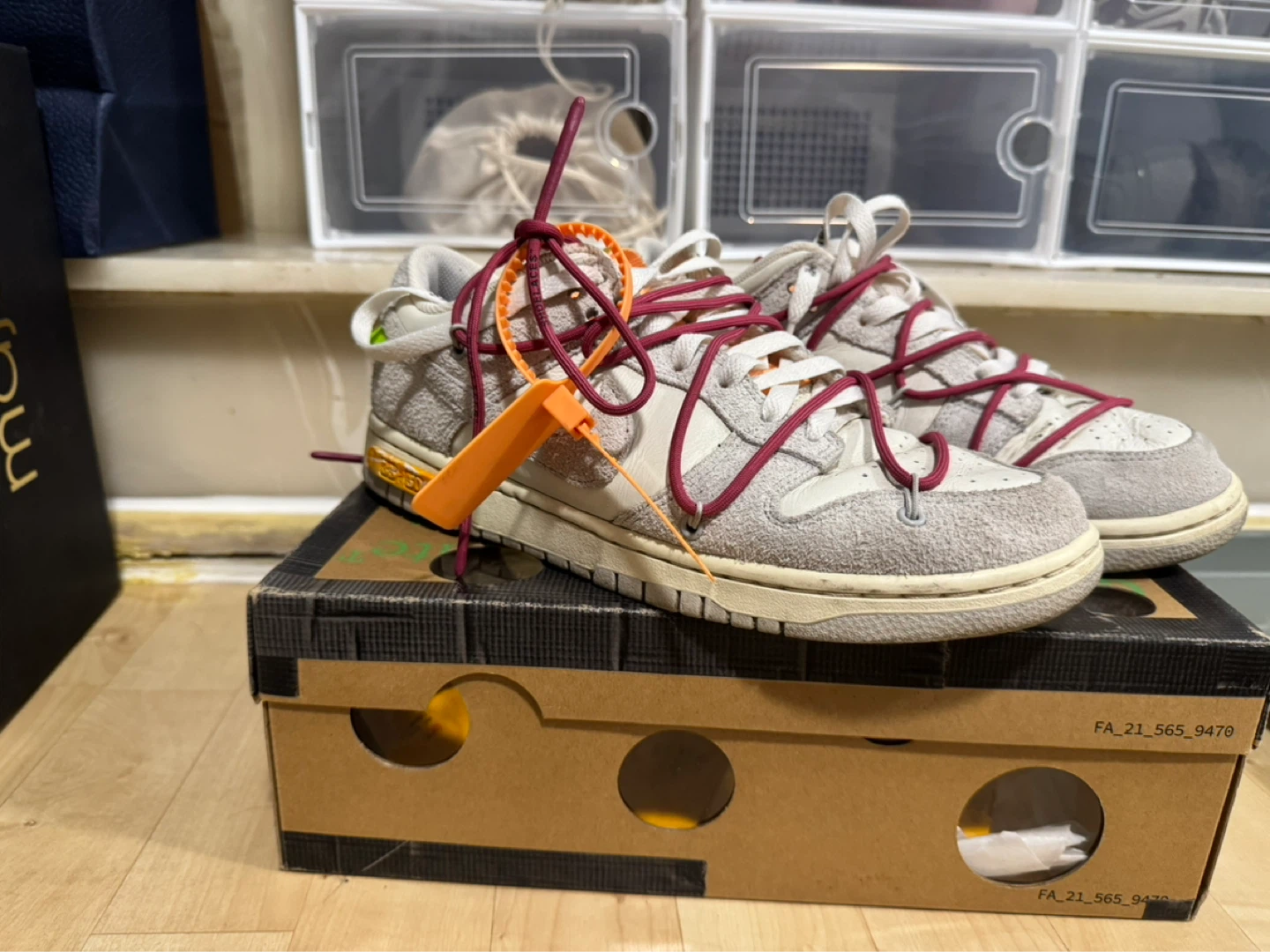 OFF-WHITE x Nike Dunk Low 'Lot 25' Sneakers