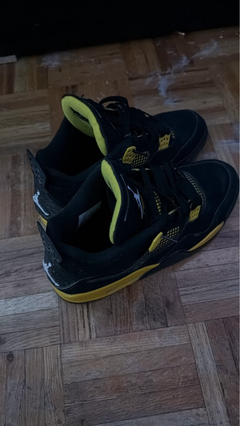 Jordan 4 Black Yellow Sneakers