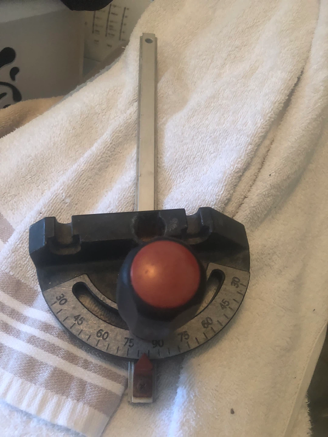 Miter Gauge Angle Finder