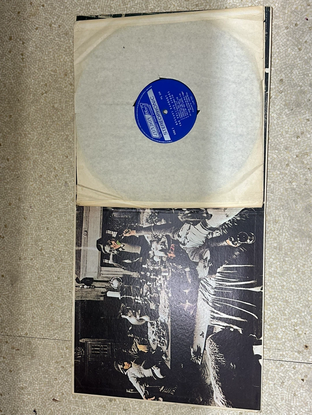 1968 Canadian 1st Pressing of The Rolling Stones Beggars Banquet - photo 3