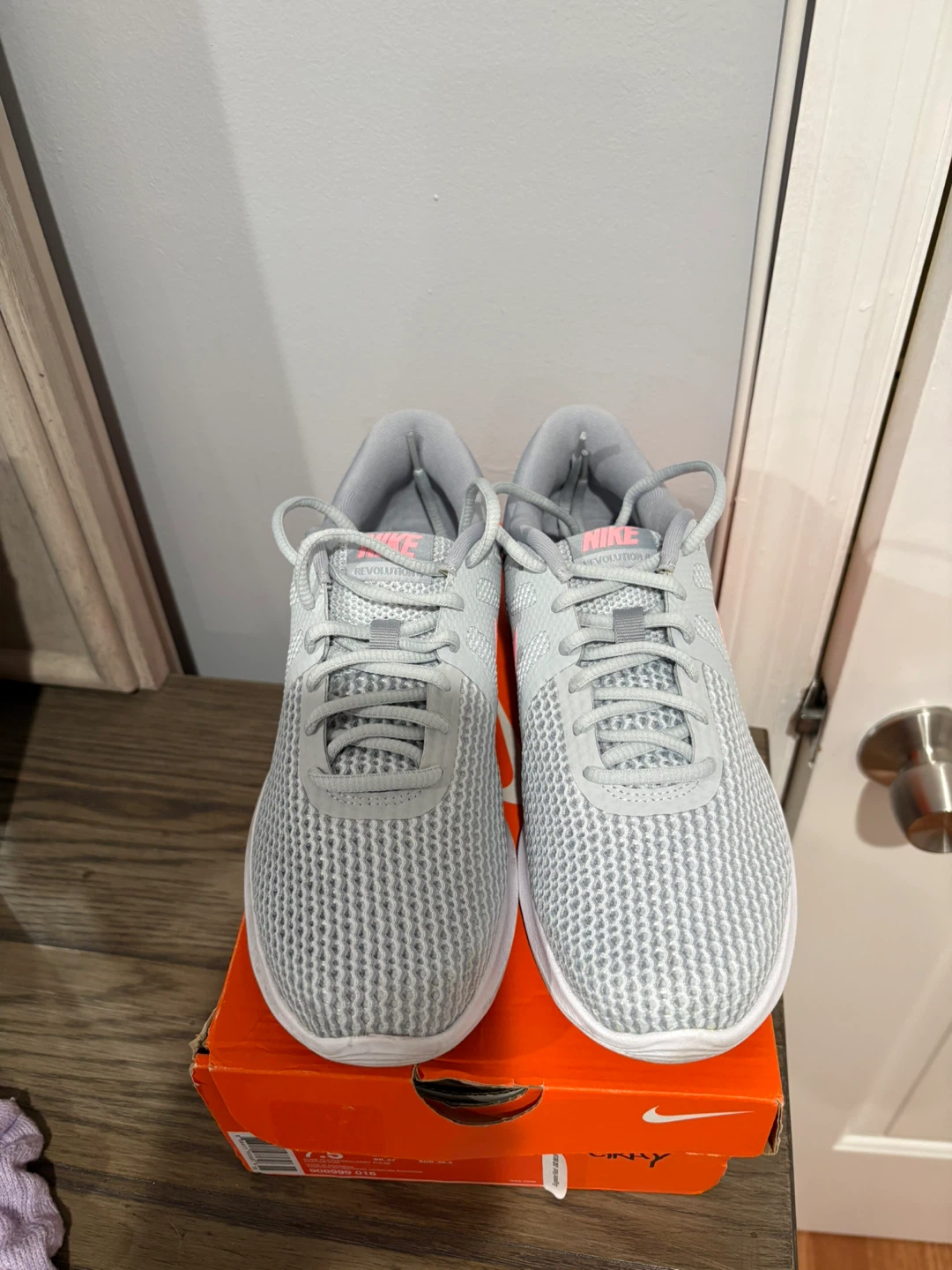 Nike Women's Revolution 4 Running Shoes Gray Size 7.5 - photo 2