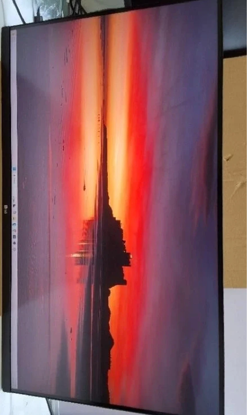Never Used- LG UltraFine Display 31.5" Monitor - photo 5