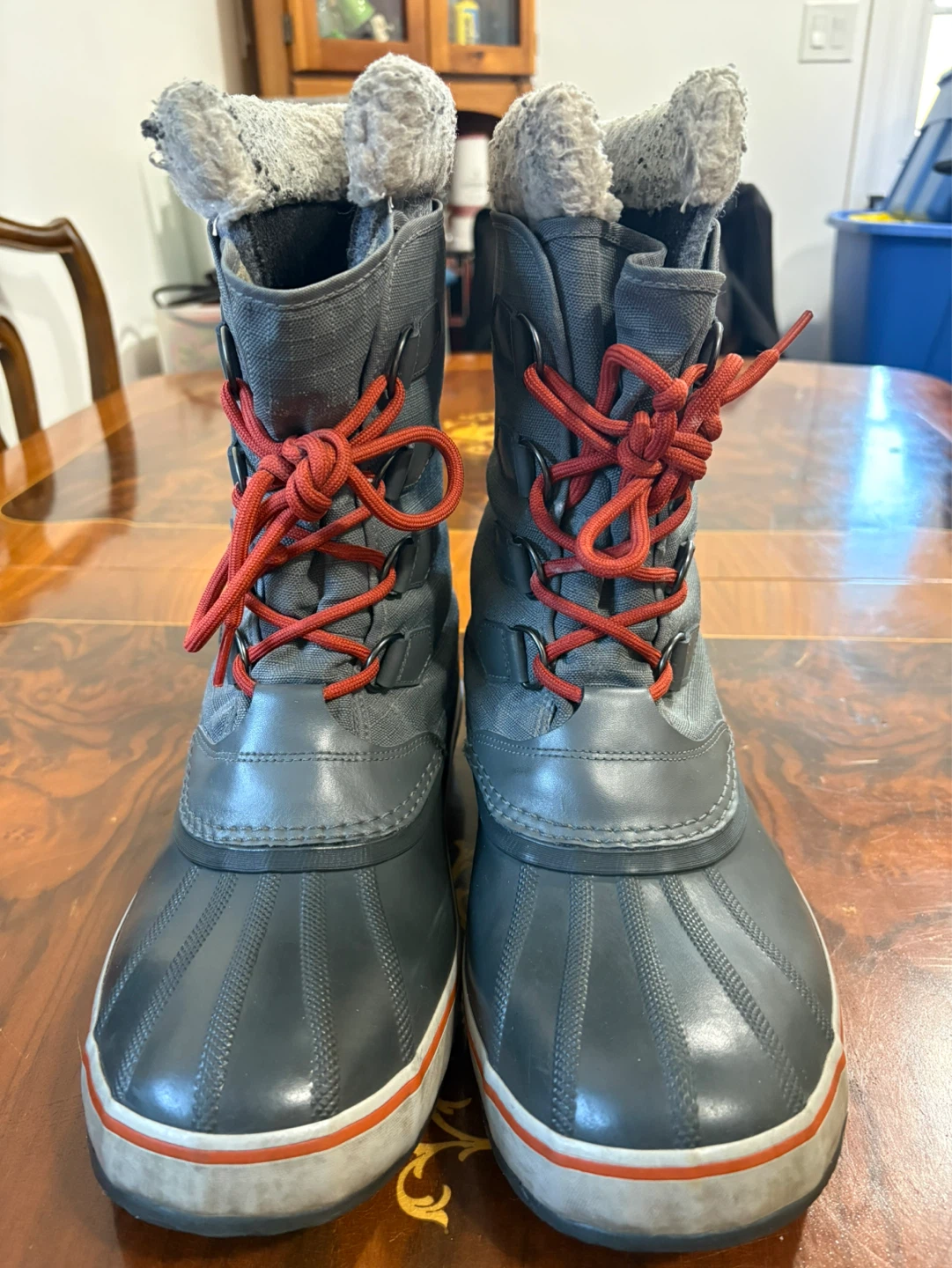 Sorel Grey Winter Boots with Red Laces - Size 12