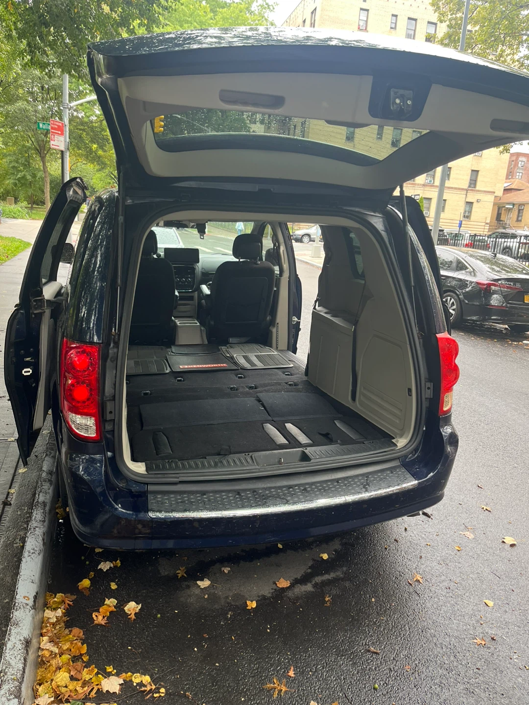 Dodge Grand Caravan - photo 5