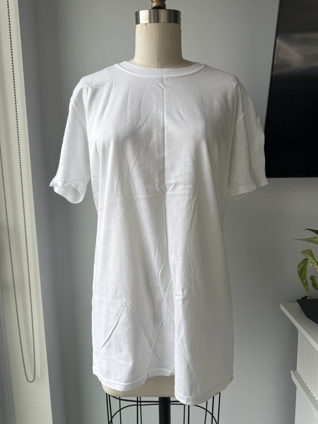 White Queen West T-Shirt size medium - photo 2