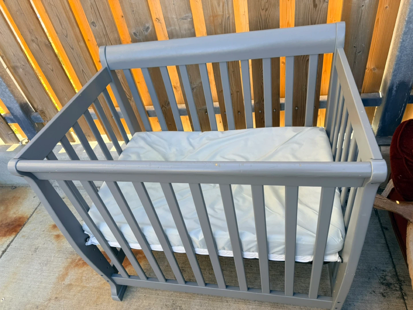 Grey Baby Crib with Mattress - photo 3