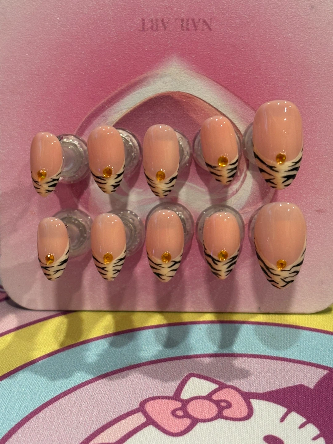 Custom press on nails - photo 2