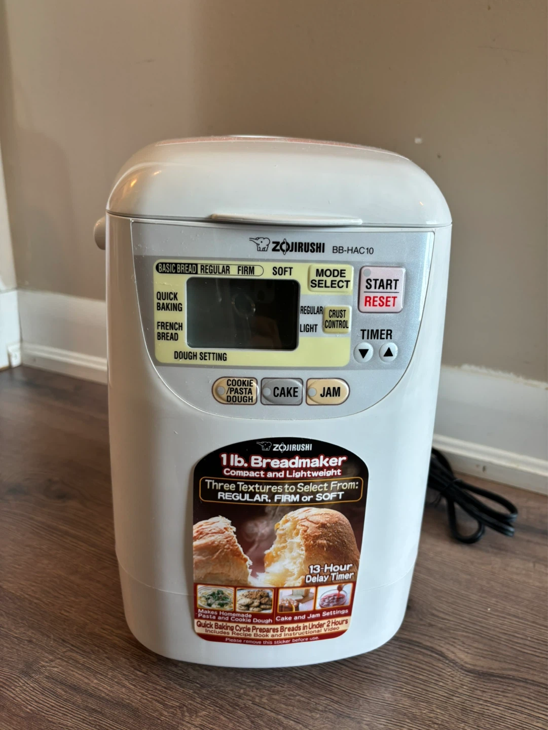 【LIKE NEW】Zojirushi BB-HAC10 Home Bakery Mini Breadmaker