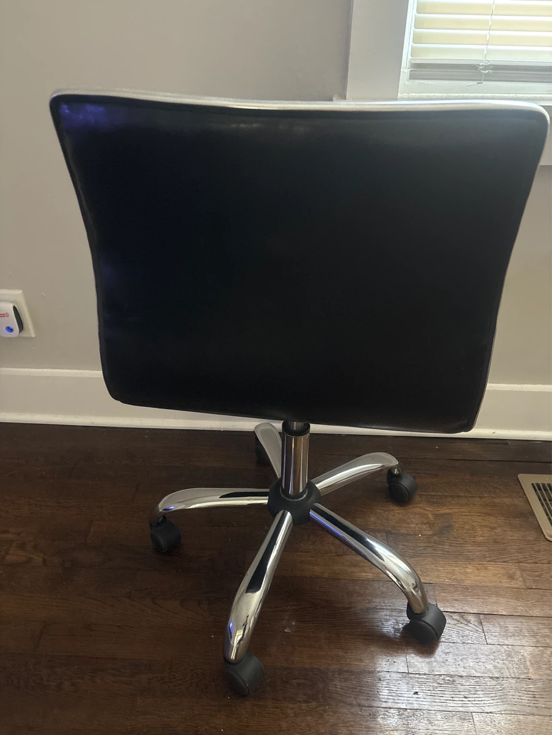 Black Faux Leather Office Chair - photo 3