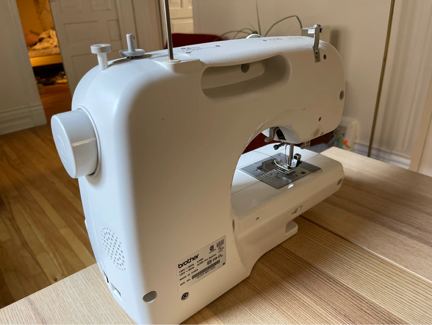Brother CS-4000 Computerized Sewing Machine - photo 2