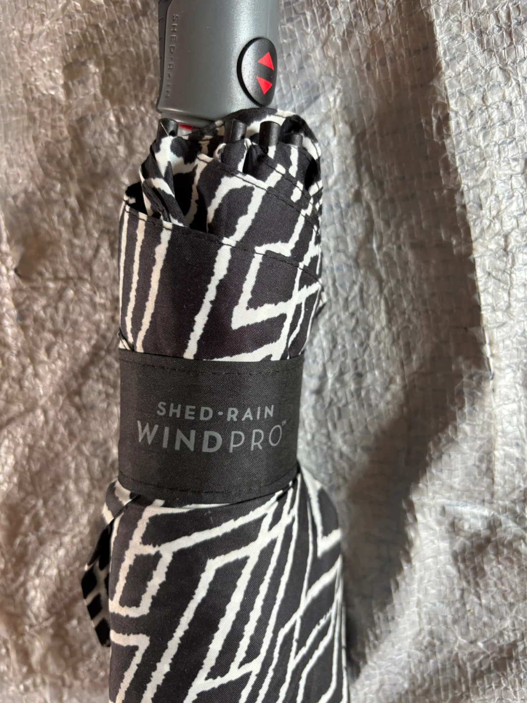 NWOT ShedRain Windproof Umbrella - photo 2