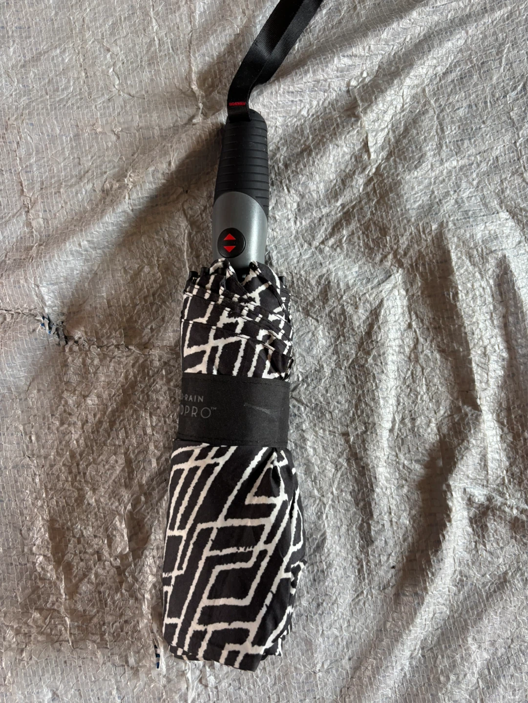 NWOT ShedRain Windproof Umbrella