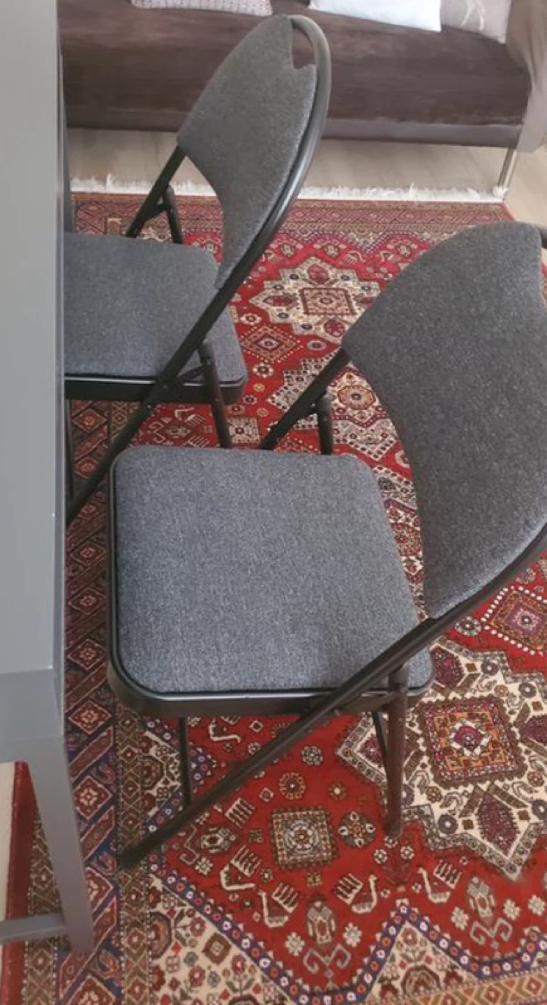 Move out sale. All things must go.table and a set of two chairs. - photo 3