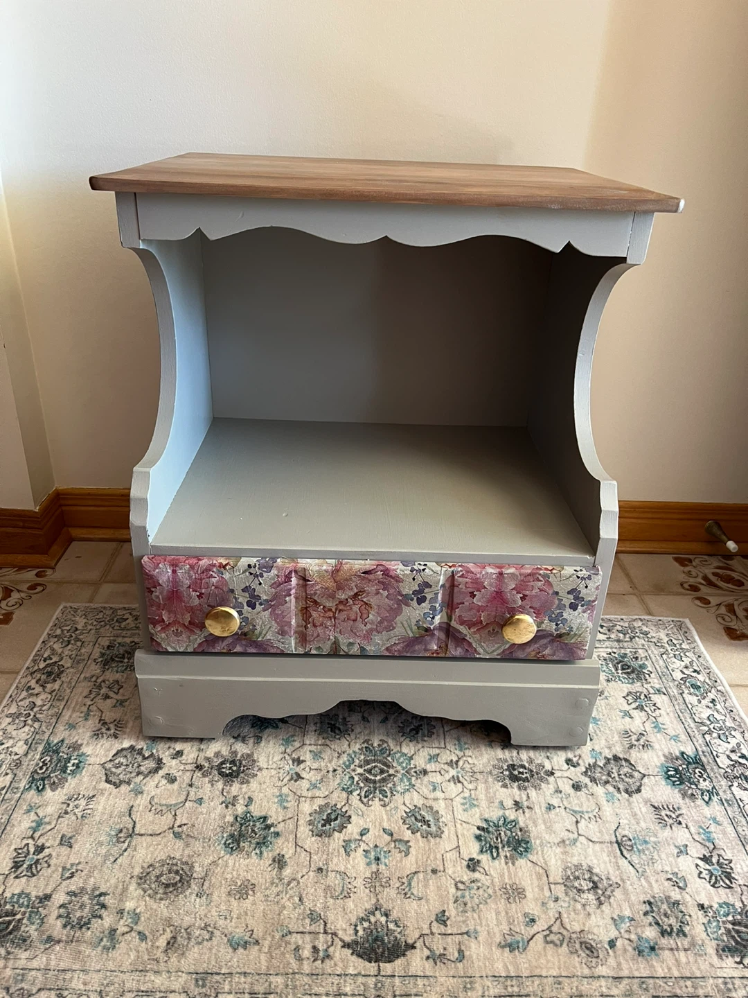 Vintage Style Grey Nightstand with Floral Drawers