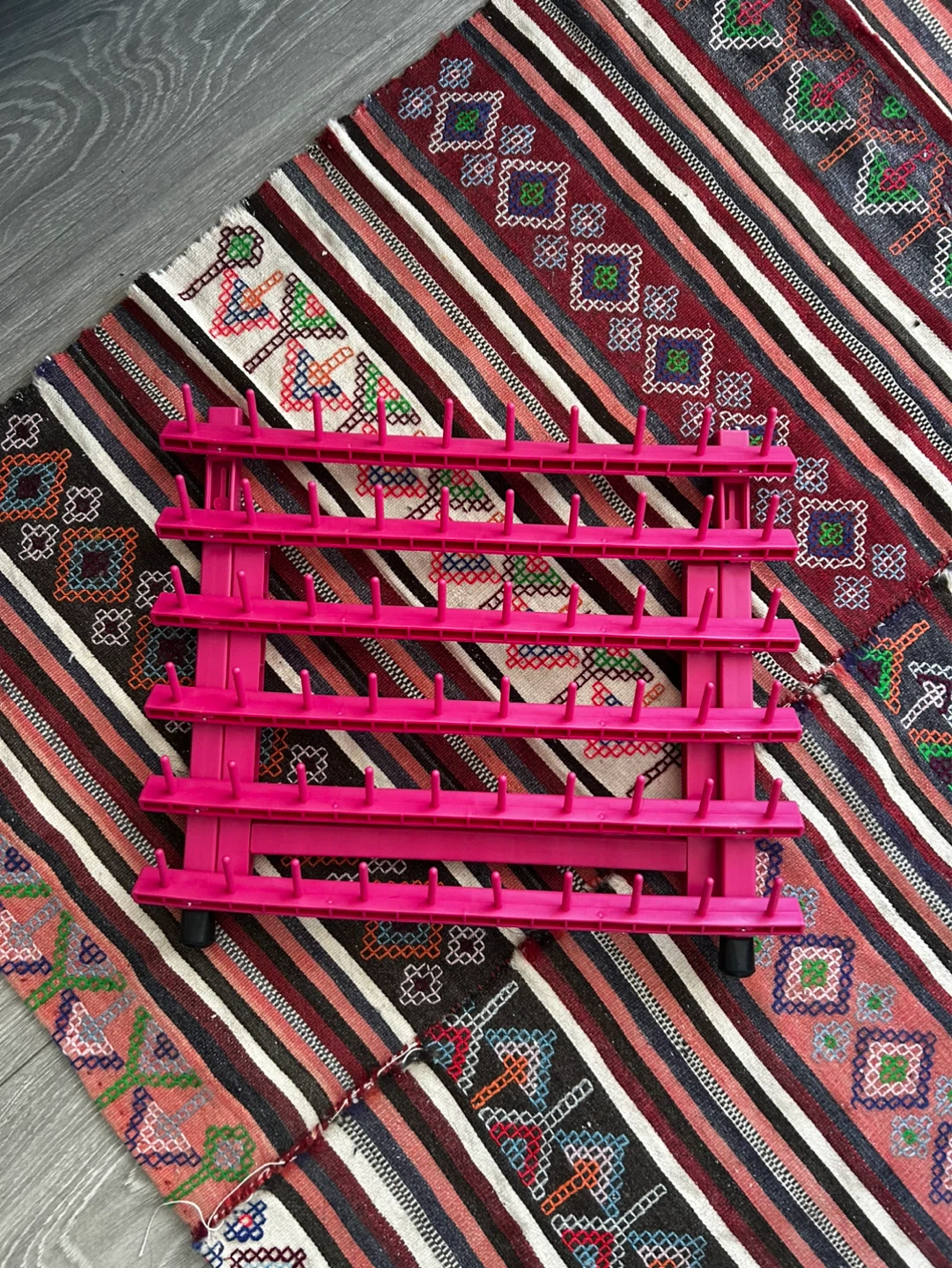 Thread rack for braiding