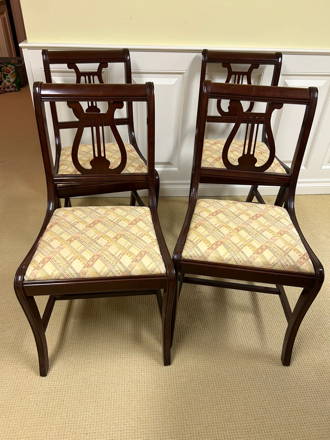 4 Dining Table Chairs