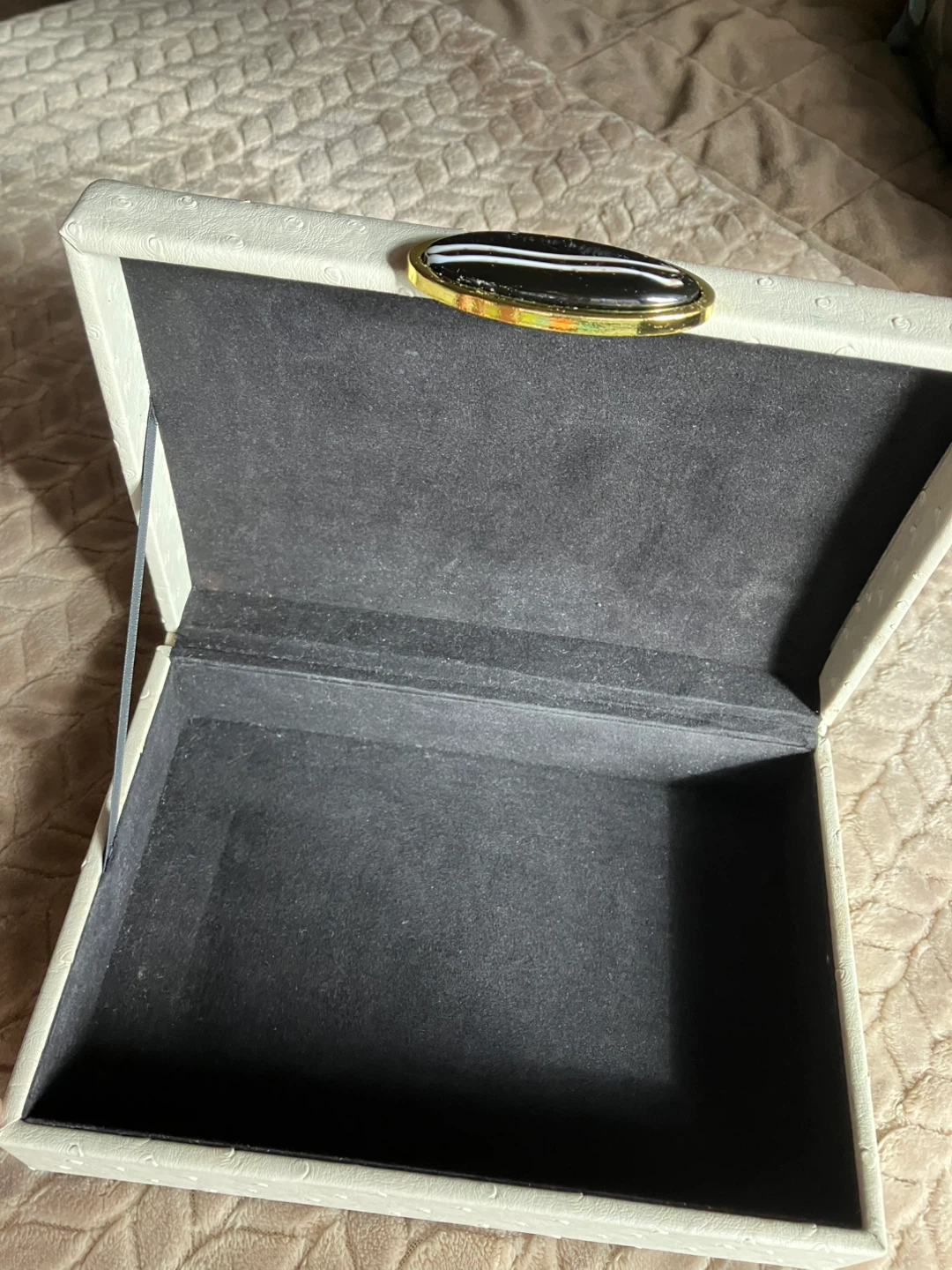 White Faux Ostrich Skin Jewelry Box - photo 2