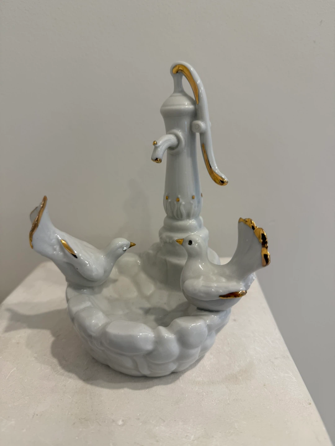 Italian Capodimonte Porcelain Water Pump and Birds Figurine - photo 2