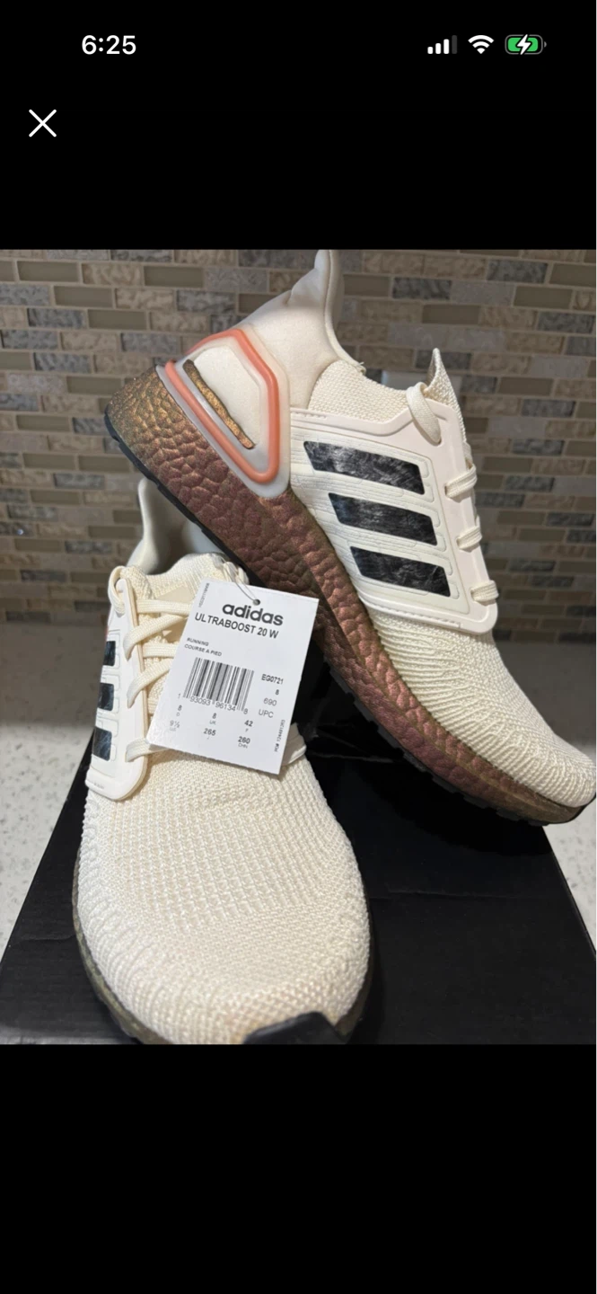 Adidas Ultra Boost Size 9.5 - photo 2