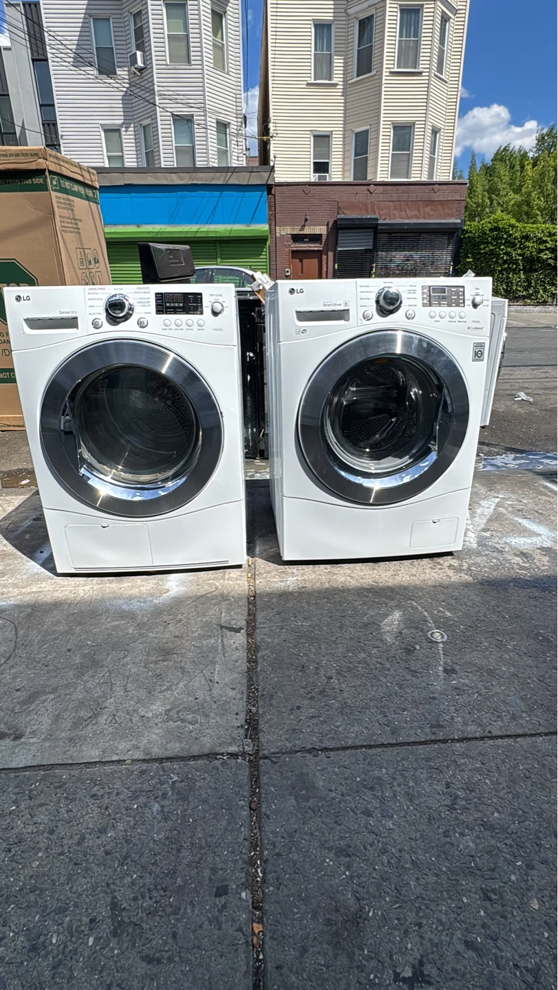 LG Washer and Dryer Set - photo 2