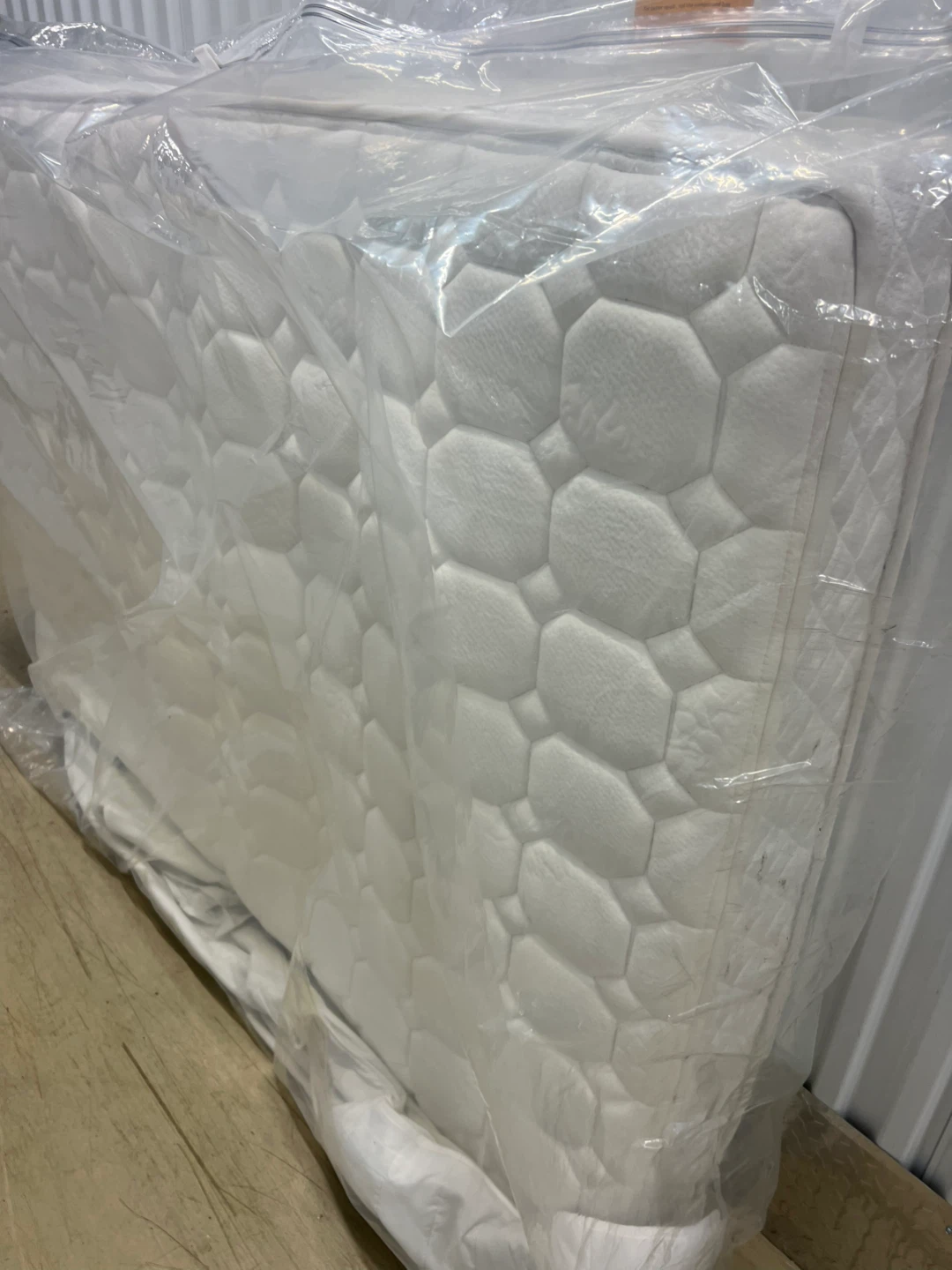 Full size mattress and box spring - photo 3