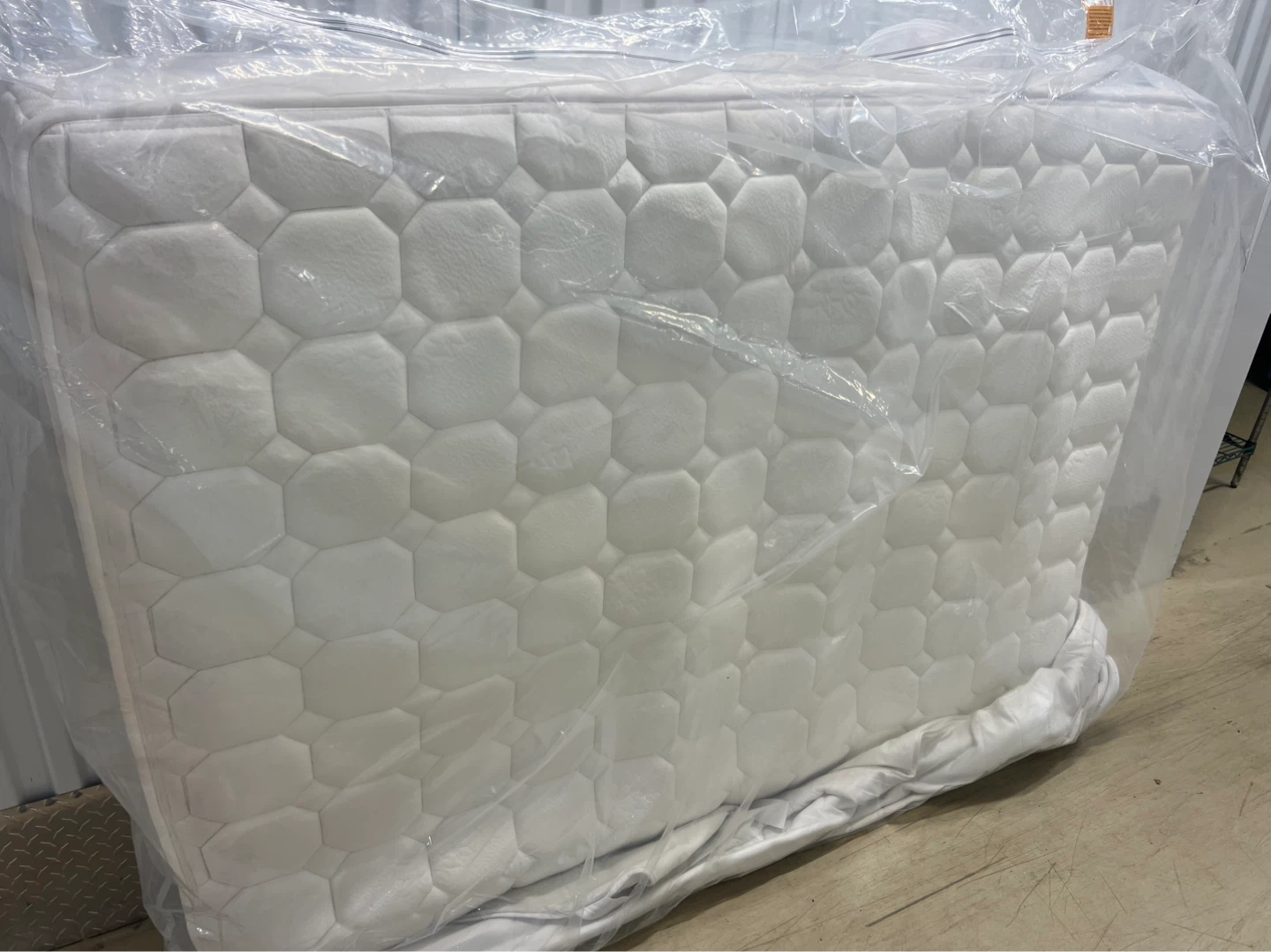 Full size mattress and box spring