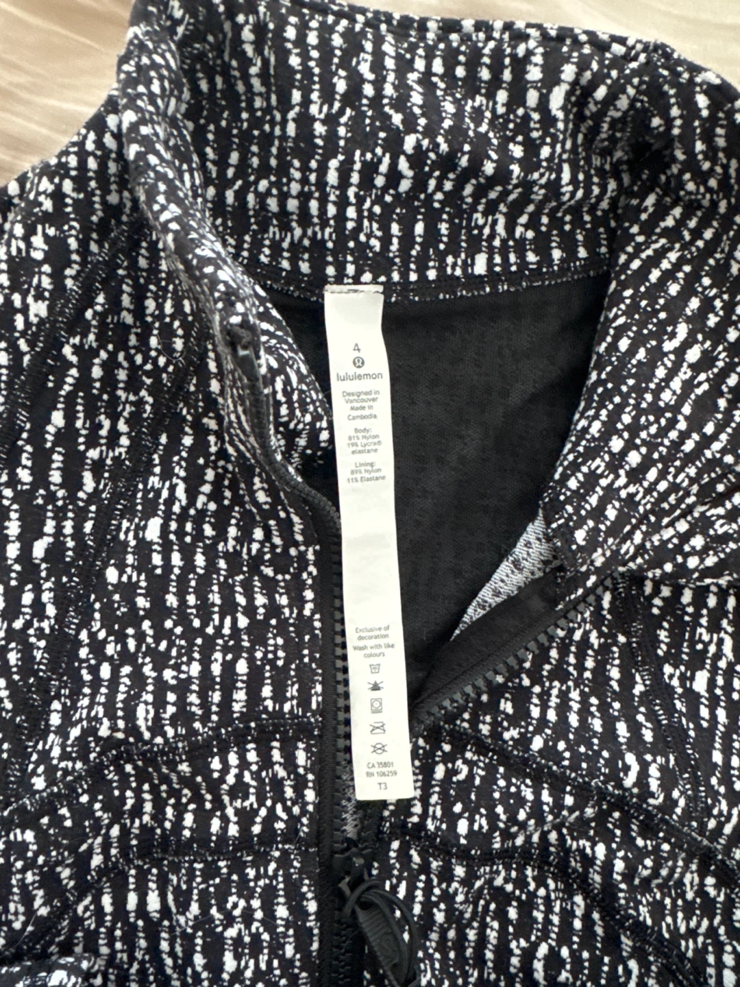 New Lululemon Zip Up Size 4 - photo 2